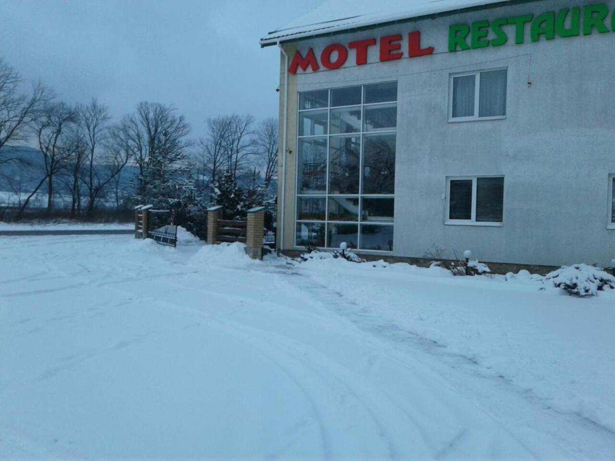 Karpaty Viking Motel Nizhneye Sinevidnoye Bagian luar foto